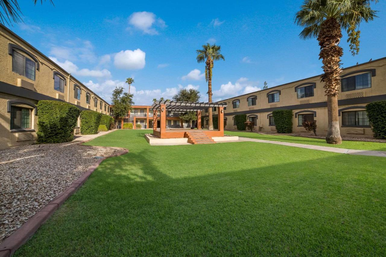 Quality Inn & Suites Goodyear - Phoenix West Εξωτερικό φωτογραφία