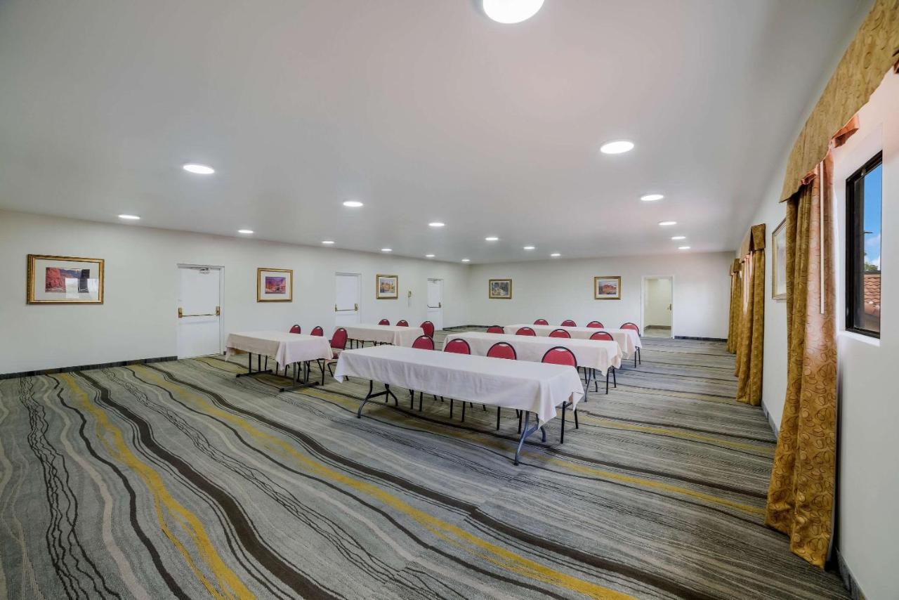 Quality Inn & Suites Goodyear - Phoenix West Εξωτερικό φωτογραφία