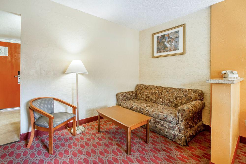 Quality Inn & Suites Goodyear - Phoenix West Εξωτερικό φωτογραφία